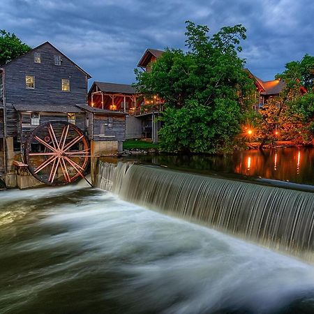 Key Lime Pie, Hot Tub,Wifi, 1089 Free Tickets Each Paid Day, Dollywood And More Gatlinburg Exterior foto